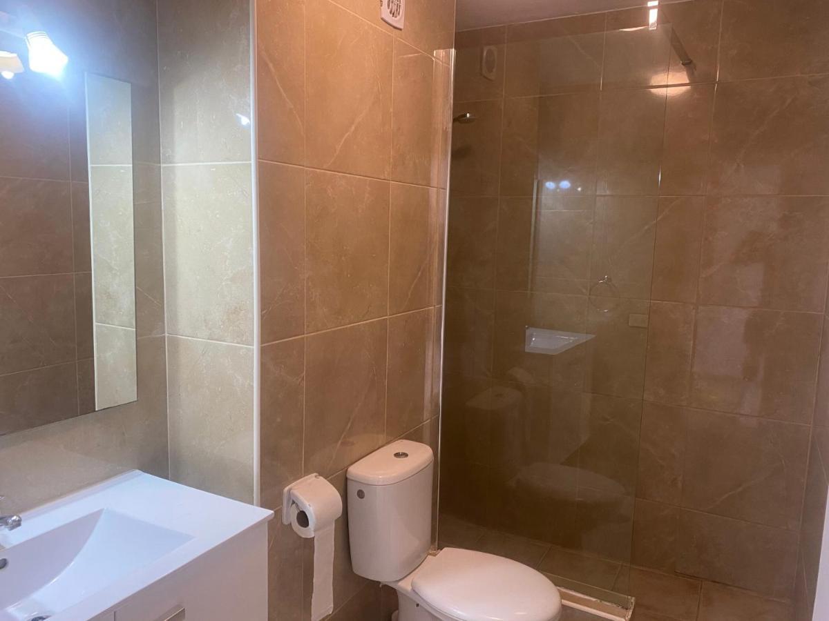 Apartments Victoria Court 1 6A2 Арона Экстерьер фото